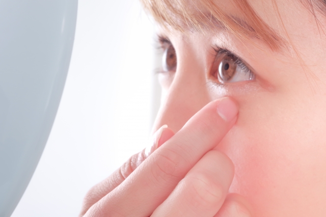 ゴロゴロを治し見た目もキレイに逆さまつげ